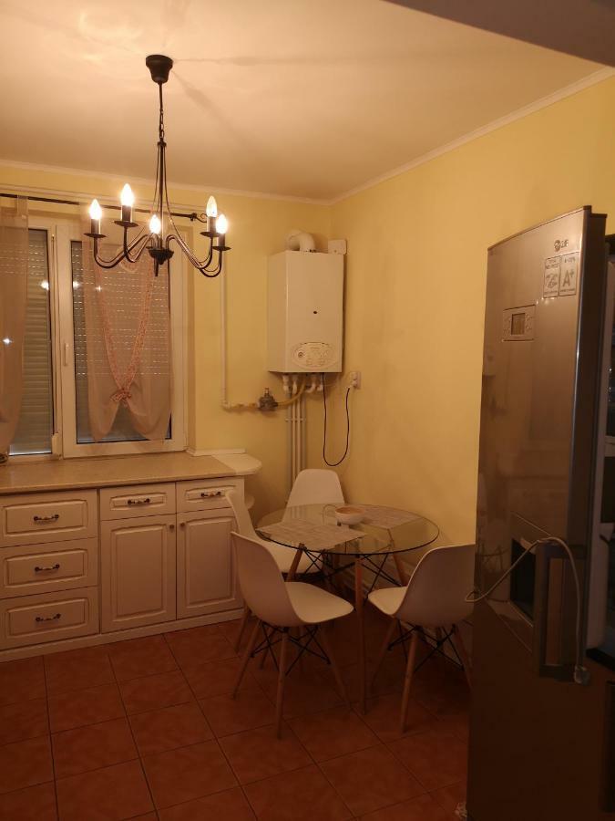 Chic Apartment Braila Luaran gambar